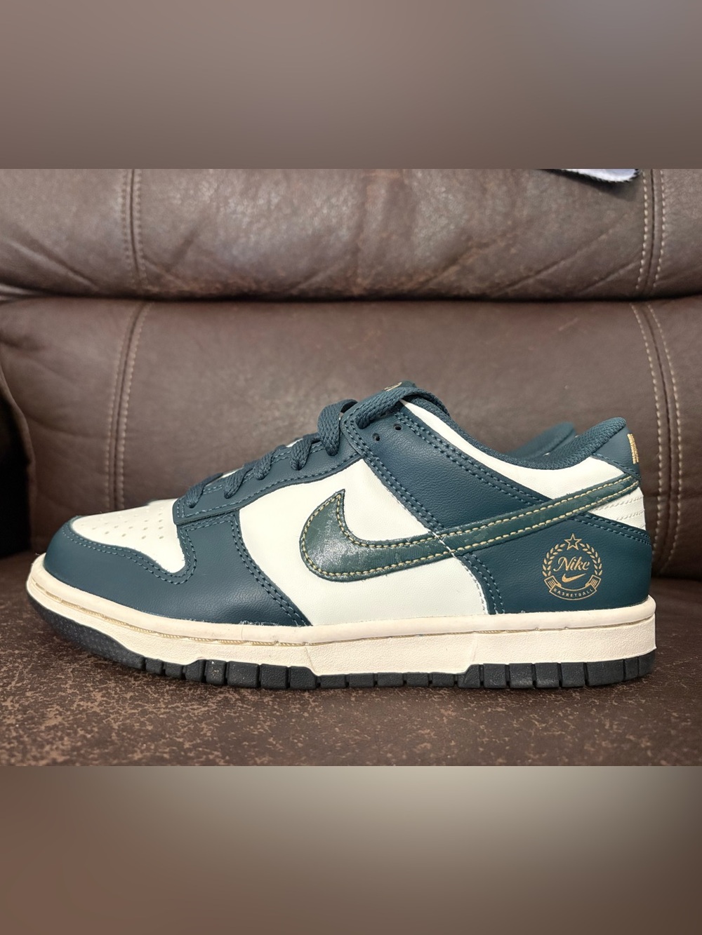 Nike Dunk Low in green and white brand new no box lid